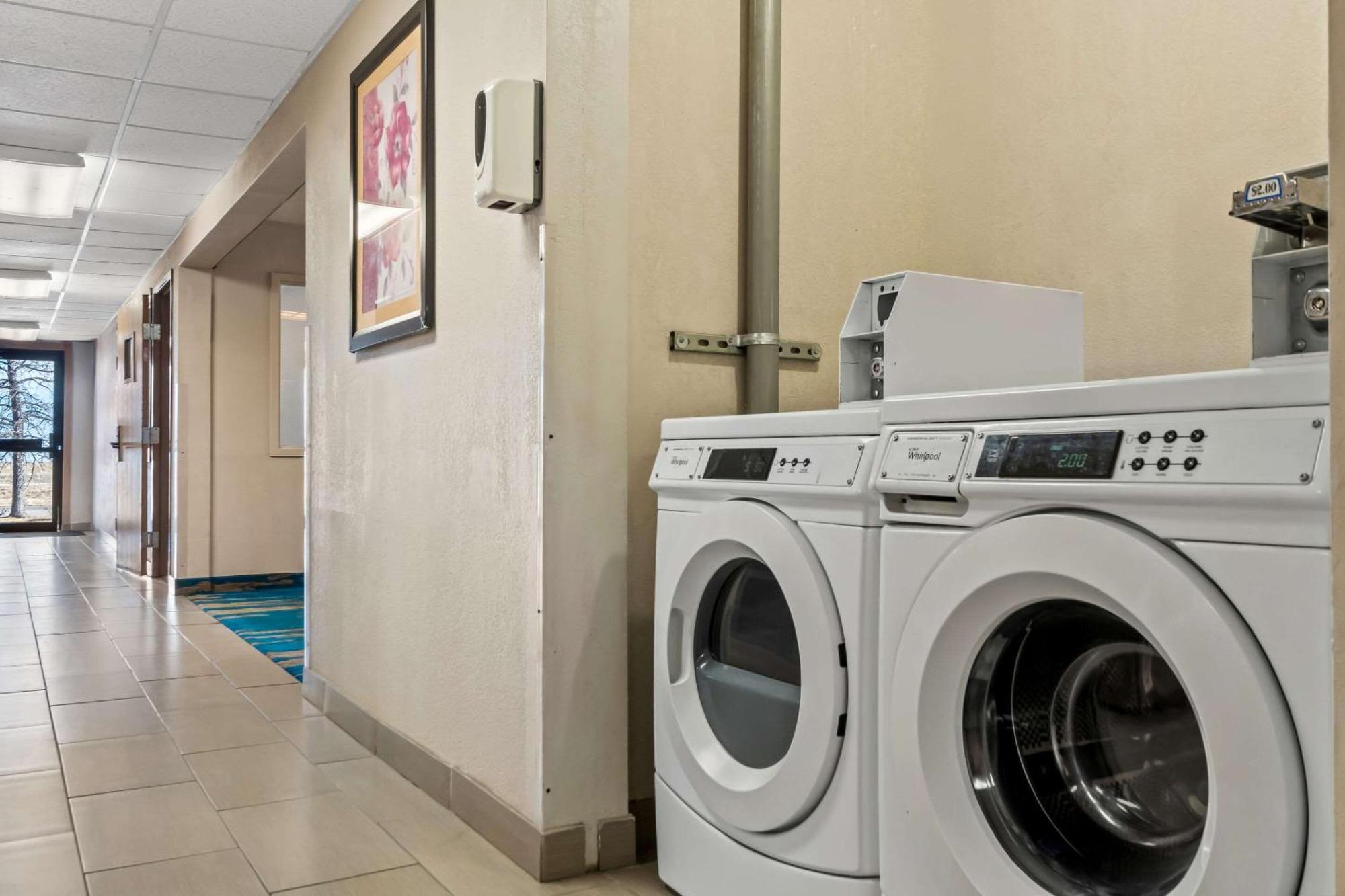 Quality Inn Sidney I-80 Buitenkant foto