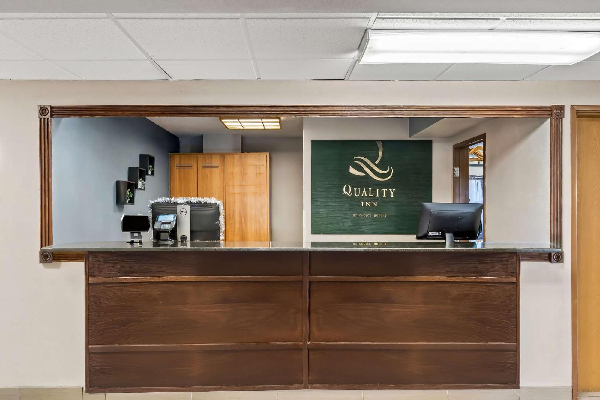 Quality Inn Sidney I-80 Buitenkant foto